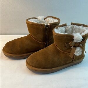 Koolaburra Tan Suede Boots with Bow